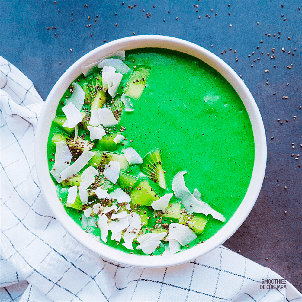 Smoothie de plátano, espinacas y calabacín