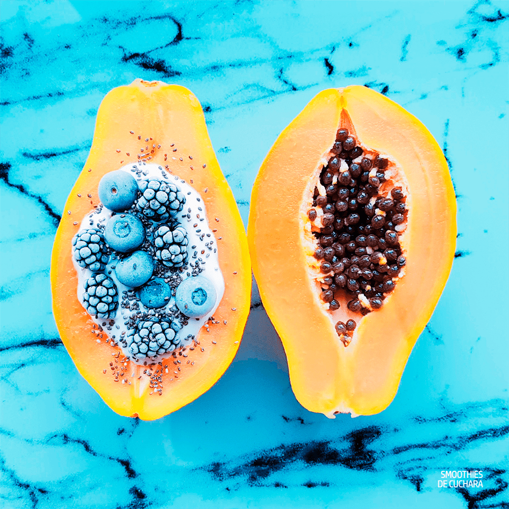 Papaya con yogur de leche de coco casero